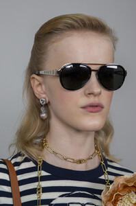 1570387924_ToryBurchSpring2020Backstage8hPg7kmy66Ex.thumb.jpg.4d83e78ce18df528c8f4b7b93dbac01e.jpg