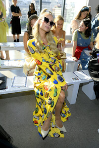 Paris+Hilton+Libertine+Front+Row+September+SMI0-QHNhsux.jpg