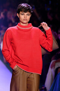 1577294721_BrandonMaxwellRunwaySeptember2019NewmS1Q21WIAF0x.thumb.jpg.9aaad5489b666ecc428ed3681139ad8c.jpg