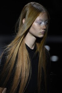 1577634976_VeraWangRunwaySeptember2019NewYorkFashionT76Yq6zmH8kx.thumb.jpg.868ce814339d907e260f459db6af73f7.jpg