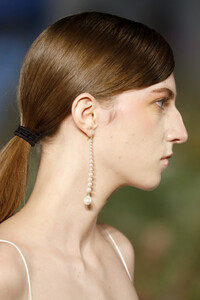 158323167_JasonWuCollectionRunwaySeptember2019TiSBFGNjrcYx.thumb.jpg.b358ac3c551b61f8236c583ac0a9939c.jpg