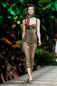 Greta Varlese Dolce & Gabbana Spring 2020 RTW MFW 1.jpg