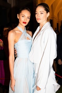 Candice Swanepoel and Doutzen Kroes ANDR5132.jpg