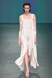 Sofia Steinberg Hugo Boss Spring 2020 RTW MFW 4.jpg