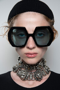1617997667_GucciSpring2020BackstageBtHNhu_walcx.thumb.jpg.13efc911e6f8cd3b8a23ea71b0bff1c1.jpg