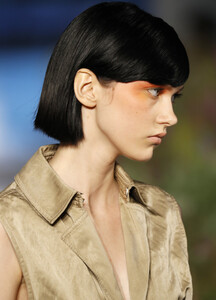 1619788011_JasonWuCollectionRunwaySeptember2019io308NQtjRUx.thumb.jpg.289da9ccd70f28f7e4d248194b8b7611.jpg