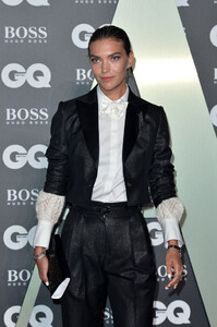 Arizona+Muse+GQ+Men+Year+Awards+2019+Red+Carpet+SxK0vwljqelx.jpg