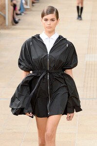 1631734605_LongchampRunwaySeptember2019NewYorkFashion3LigpgO3cDDx.thumb.jpg.f15bff4ed5e9218dddd7b4eeb6db8cc4.jpg