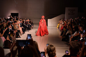 Naomi+Campbell+Runway+Fashion+Relief+London+s0Lh0Jt7T3Nx.jpg