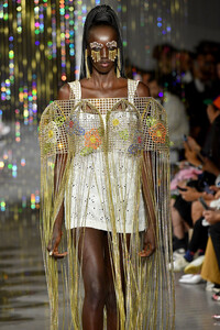 164725817_AreaRunwaySeptember2019NewYorkFashion2zuYqpsdjQUx.thumb.jpg.076bc09770ca240b89d4f61734681dba.jpg