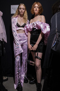 1651280080_ILovePrettySpring2020BackstageCKm7H5Fwve3x(1).thumb.jpg.9597c025e9fe1f8d1e23a46c34bd41b1.jpg