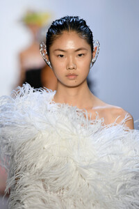 1653339103_PrabalGurungRunwaySeptember2019NewYorkwDX9q-CubdLx.thumb.jpg.27707596591e8b55131660c9f90e6050.jpg