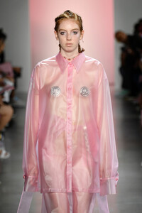 1667232260_LovePrettyRunwaySeptember2019NewYorkUm8_OGlU7FMx.thumb.jpg.9fff703eda08d92851943cb04072f158.jpg