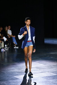 1674940706_RagBoneRunwaySeptember2019NewYorkFashionN6zmfTQu4Max.thumb.jpg.4cba4c7cb9c9a0a6327dcc6379cdec00.jpg