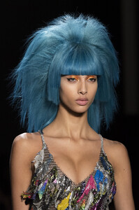 1681209178_JeremyScottSpring2020DetailsPgYPq2AqbH7x.thumb.jpg.2cd7b270bb344be6a88fd99f51a52896.jpg