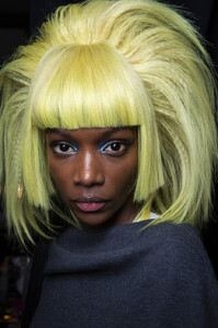 1685868104_JeremyScottSpring2020BackstageEMfEpvQIsvtx.thumb.jpg.246ecb868486521934b3a2b71d659c49.jpg