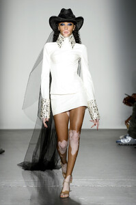 Winnie+Harlow+Laquan+Smith+Runway+September+xes59tjY_8lx.jpg