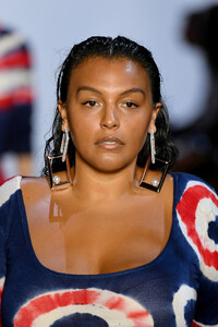 1708079783_PrabalGurungRunwaySeptember2019NewYorkn8KIx3RivUJx.thumb.jpg.8aabf9d4456049fa88358188159b2331.jpg
