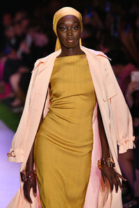 1717881011_BrandonMaxwellRunwaySeptember2019NewUlxU8VUVtXBx.thumb.jpg.7d32ade68d6d4afb599f32be555e6fe0.jpg
