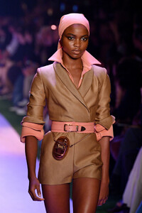 1722704198_BrandonMaxwellRunwaySeptember2019NewVhnf2tUJjWSx.thumb.jpg.f74d43eb419b233c5f85f6293c0780ab.jpg