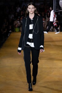 Natalie Ogg Burberry Prorsum Spring 2020 RTW LFW 1.jpg