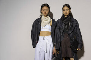 1726567027_3.1PhillipLimSpring2020BackstagejuOEoIs8Bdqx(1).thumb.jpg.defc692c9698b201137d49ee918853f9.jpg