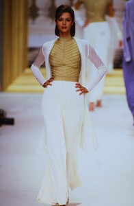 1732035454_herve-leger-fw-1995-heather-stewart-whyte(21).thumb.jpg.910a5acec9ca23ed20c812f1b3e2f5e4.jpg