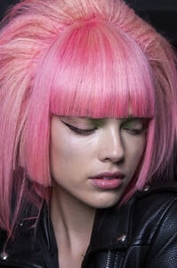 1745828395_JeremyScottSpring2020Backstageb9l92G0BPaBx.thumb.jpg.a7aebacd4038dbd2aede5374ebb3657c.jpg