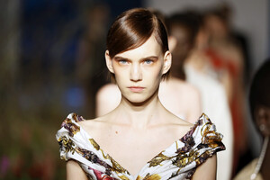 1765262313_JasonWuCollectionRunwaySeptember2019SBPcROC00GDx.thumb.jpg.64820a410f774a5a954d9ca730688a6d.jpg