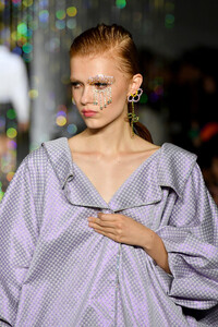 1767706133_AreaRunwaySeptember2019NewYorkFashiondDqsbwtOp7Zx.thumb.jpg.53d9f6ba54981112e1172bbcb1ca1aa5.jpg