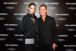 Doutzen+Kroes+karl+Lagerfeld+Karl+Lagerfeld+MbBM6SD7Qail.jpg