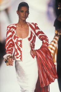 1788399128_ChristianDior1990HauteCouture204.thumb.jpg.d203a8f6b63a57668ccf9009993c88f5.jpg