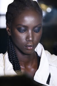 1789485751_R13BackstageSeptember2019NewYorkFashionF0qi2k09-Ilx.thumb.jpg.5c24cb38c68e257ee6fb7468c068688f.jpg