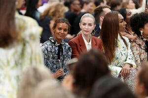Liya+Kebede+Tory+Burch+NYFW+SS20+Backstage+RCZXtEBo0ZXx.jpg