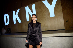 Kendall+Jenner+DKNY+Turns+30+Special+Live+Z0tiVPjLoCqx.jpg