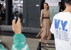 18-nyfw-ss20-streetstyle-day-5-phil-oh.thumb.jpg.ee52ea9104e12567f26da4fff5473298.jpg