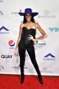 Winnie+Harlow+Courvoisier+Cognac+Celebrates+XdSjmC3FTKkx.jpg