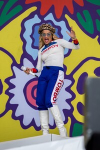        ora100919BZNimage153.jpg