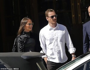 18069628-7427939-image-a-95_1567615706362.thumb.jpg.bde6f89f2a4a3eab876dfc5cf3608953.jpg