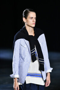 1810492214_RagBoneRunwaySeptember2019NewYorkFashion9FgbuHloaBQx.thumb.jpg.1ecfa1a08d05f10e7232fc725fb60f14.jpg