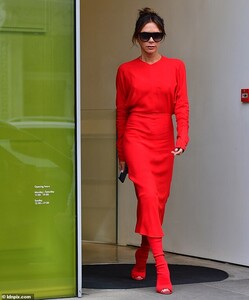 18142500-7434539-Bold_look_The_designer_45_turned_heads_in_an_all_red_ensemble_we-m-10_1567756385594.jpg