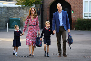 Kate+Middleton+Princess+Charlotte+First+Day+mb44RPFWaMAx.jpg