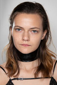 1824427004_GucciSpring2020BackstageyGdYeJhrKHax.thumb.jpg.e98beb2423224e8804b208b9ac1426a4.jpg