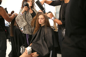 182889192_TRESemmexJonathanSimkhaiNYFW0kRY8qb5Nbsx.thumb.jpg.fbe477fc2c22a1237bd56186dd348bdd.jpg