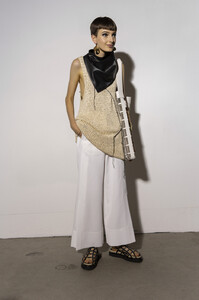 1840686537_3.1PhillipLimSpring2020BackstagejYRlAqIE-ADx.thumb.jpg.62a7793c5c2ce414524c33e8675ac9c4.jpg