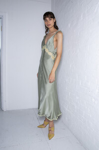 1846395904_JonathanSimkhaiSpring2020Backstage5btTMoHF0kLx.thumb.jpg.b950fc8e4ad5d08637f43a40ffbab71c.jpg