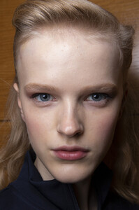 184836687_ToryBurchSpring2020BackstageZqZLFiHPtBQx.thumb.jpg.c8193c048b9a979e45d0a86571472c15.jpg