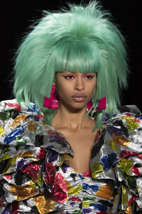 1849411403_JeremyScottSpring2020Details5lekiNnOmm4x.thumb.jpg.3eb66503a4681f071247c0946481d2ed.jpg