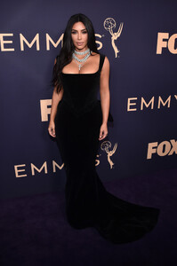 Kim+Kardashian+71st+Emmy+Awards+Executive+trdY9jP4oEzx.jpg