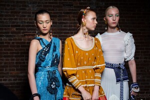 1860283681_ulla-johnson-bks-g-rs20-0373(1).thumb.jpg.e29ac95e88ae98f3f5e3184c98e33c01.jpg
